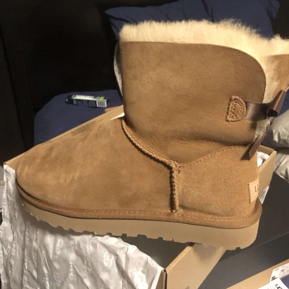 Uggs - Picture 3 of 3